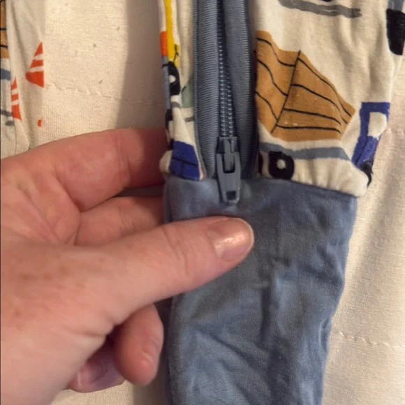 Little Sleepies Construction zippy - Picture 6 of 7